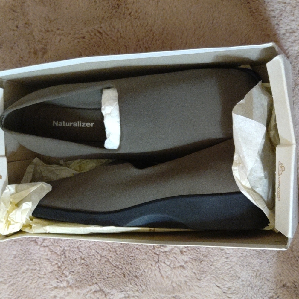 Neutralizer wedge flat shoe